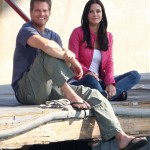Daily Mail - Courteney Cox desliza em um biquini no Havaí com o seu colega de 