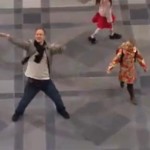 Flashmob realizado na Antuerpia (Belgium). Muito Bom 