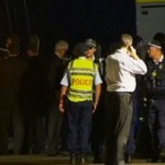 Jovem australiana fica 10 horas com suposto explosivo no pescoço