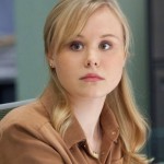Atriz Alison Pill posta foto de topless por acidente