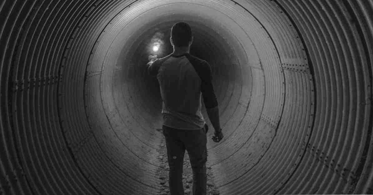O que é claustrofobia? - Definição, causas e 17 sintomas!